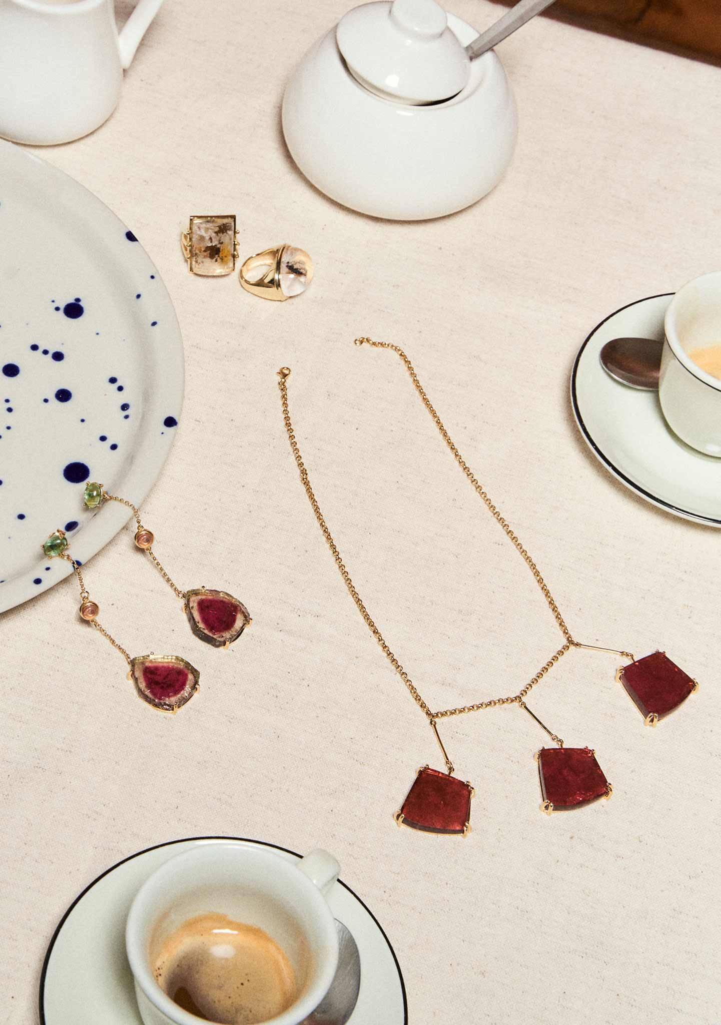 COLAR EM PRATA BANHADO A OURO AMARELO 18KT COM TURMALINA