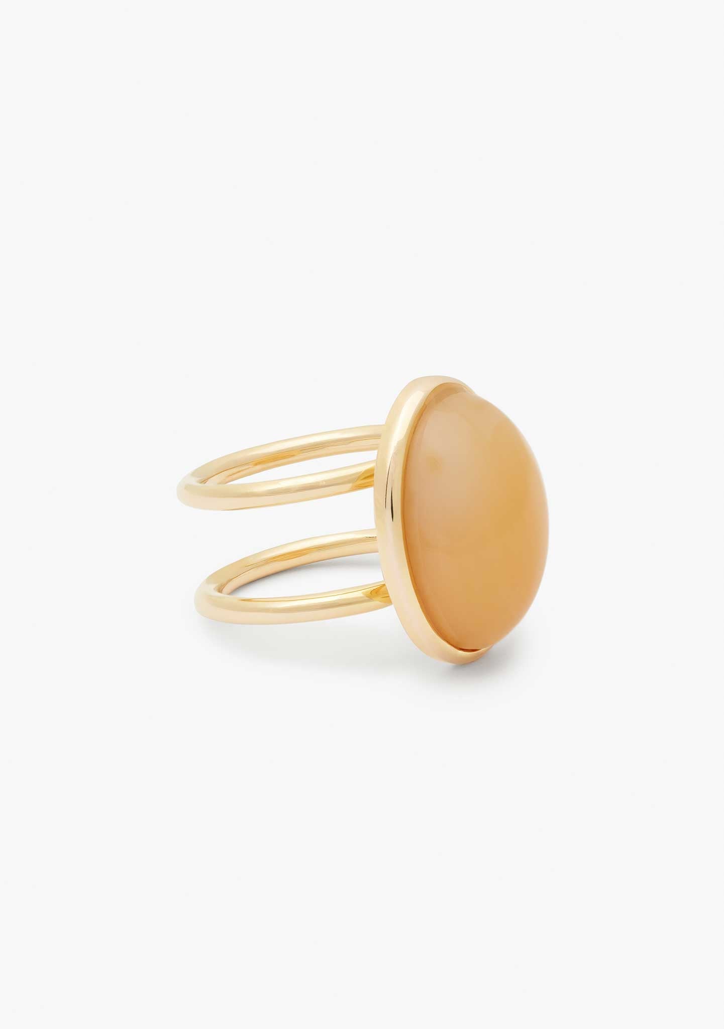 ANEL OVAL EM PRATA BANHADO A OURO AMARELO 18 KT E CORNALINA