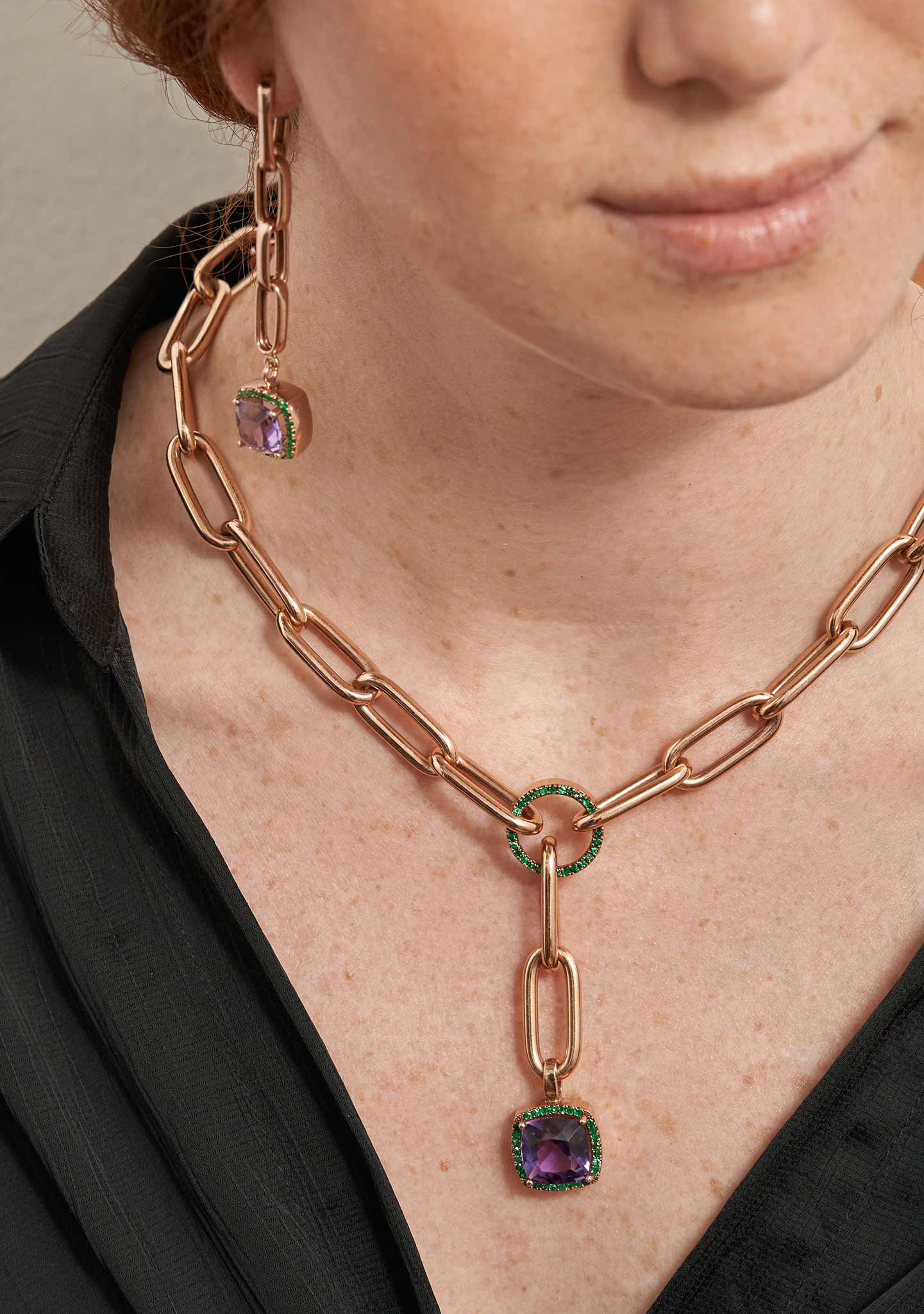 COLAR EM PRATA BANHADO A OURO ROSA 18 KT COM AMETISTA E DIOPSÍDIO CROMADO