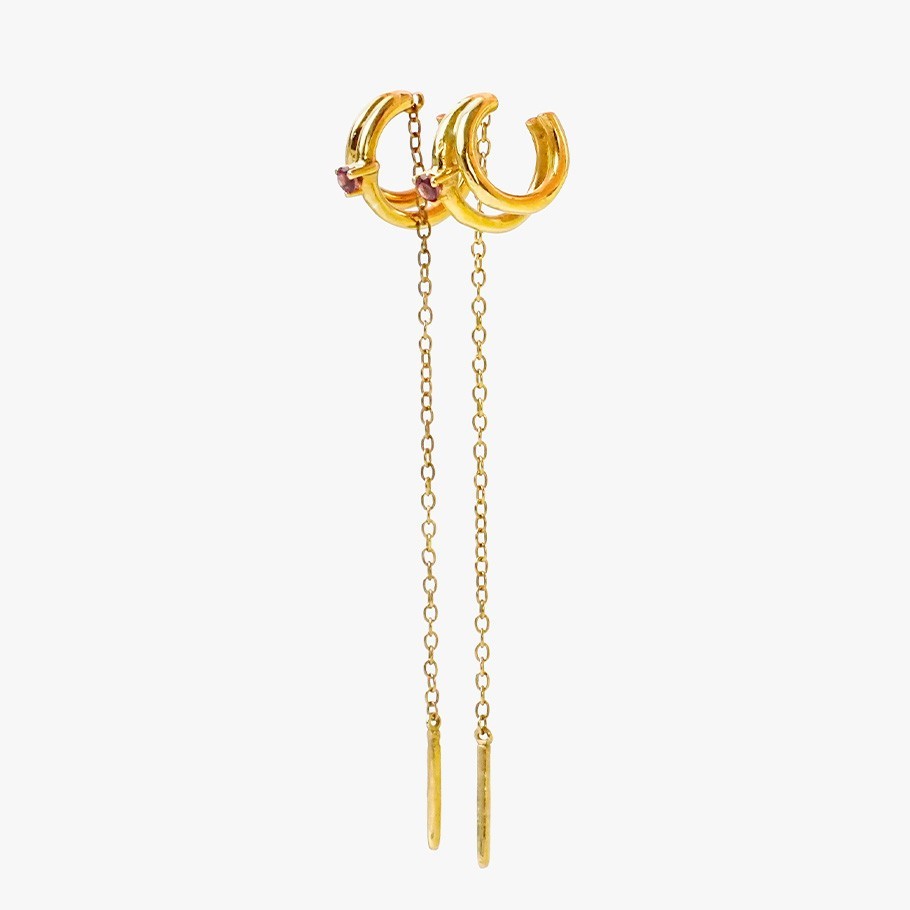BRINCOS DE ARGOLA DUPLA COM CORRENTE EM PRATA BANHADO A OURO 18 KT AMARELO E RODOLITA