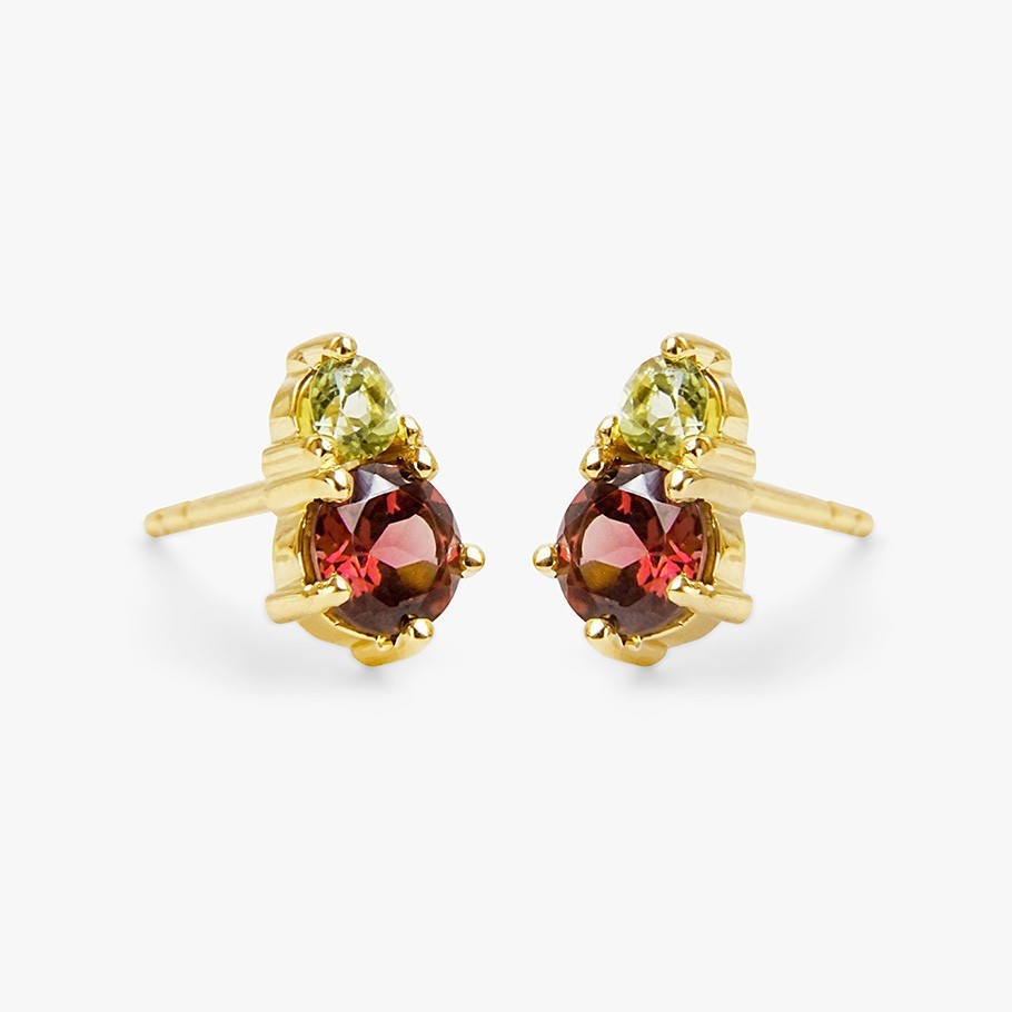BRINCOS EM PRATA BANHADO EM OURO AMARELO 18 KT COM PERIDOTO E RODOLITA